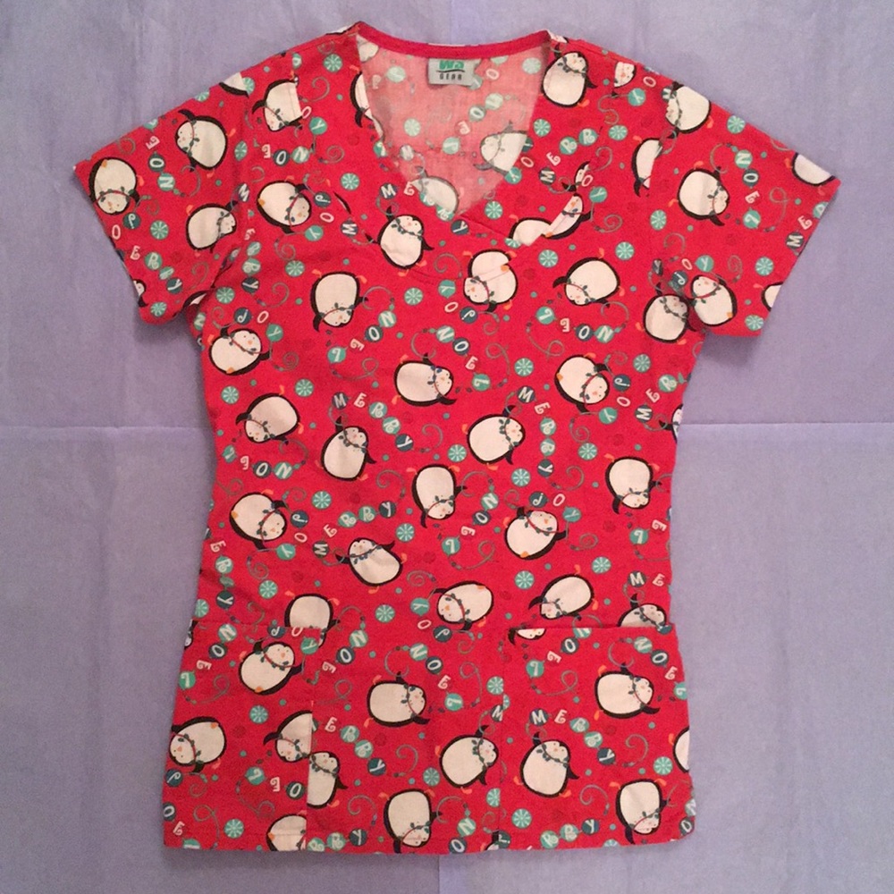 WS Gear Holiday Penguins Scrub Top Size Small